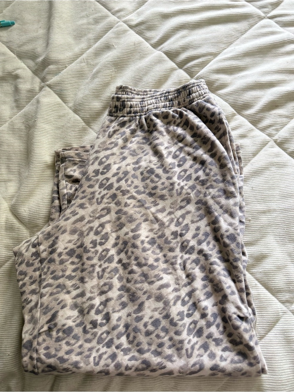 aerie Taupe Leopard Print Lounge Pants - Gray Spots